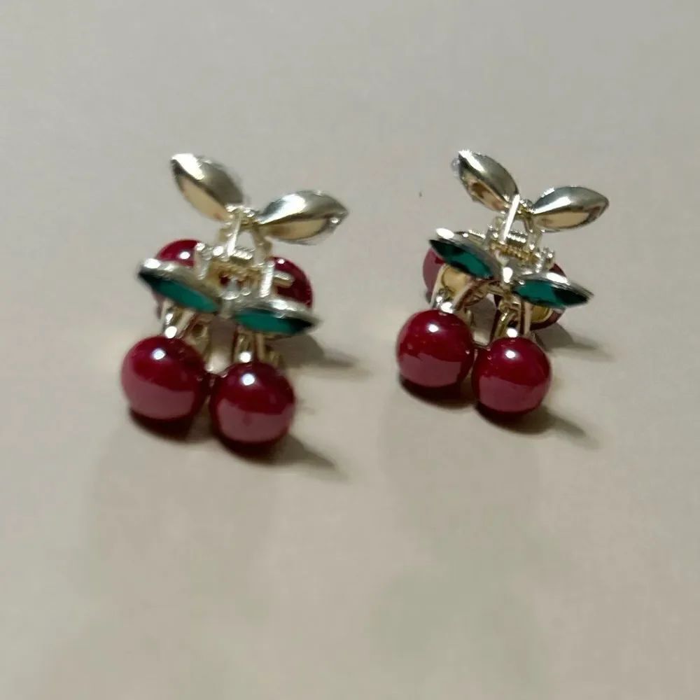 Cherry hair clips N749